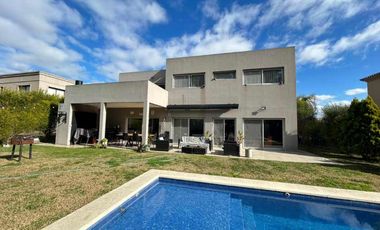 Casa en alquiler en Las Golondrinas