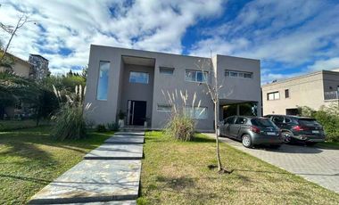 Casa en alquiler en Las Golondrinas