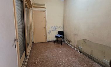 VENTA RAMOS MEJIA DEPOSITO CON DOS CASAS EN LOTE