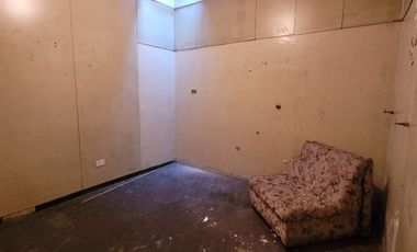 VENTA RAMOS MEJIA DEPOSITO CON DOS CASAS EN LOTE