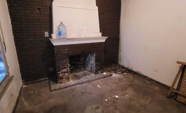VENTA RAMOS MEJIA DEPOSITO CON DOS CASAS EN LOTE
