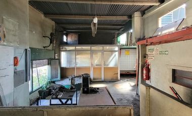 VENTA RAMOS MEJIA DEPOSITO CON DOS CASAS EN LOTE