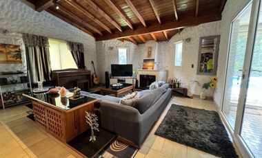 Casa 4 ambientes con pileta y quincho en Canning