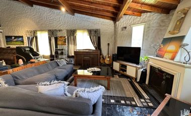 Casa 4 ambientes con pileta y quincho en Canning