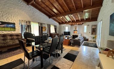 Casa 4 ambientes con pileta y quincho en Canning