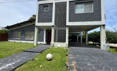 Casa 4 ambientes con pileta y quincho en Canning