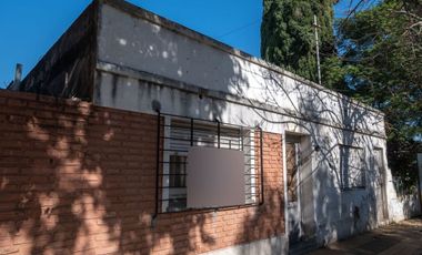 VENTA CASA A REFACCIONAR y/o demoler.  BARRIO SUR