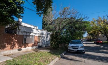 VENTA CASA A REFACCIONAR y/o demoler.  BARRIO SUR
