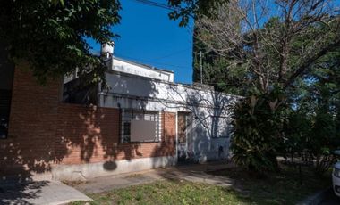 VENTA CASA A REFACCIONAR y/o demoler.  BARRIO SUR