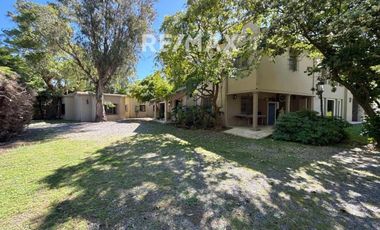 VENTA CASA 6 dormitorios PACHECO pileta y parque