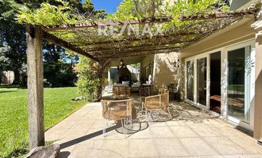 VENTA CASA 6 dormitorios PACHECO pileta y parque