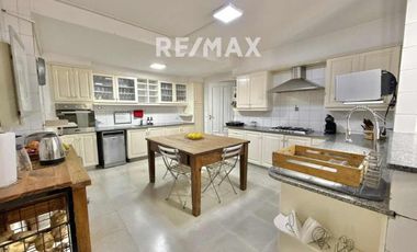 VENTA CASA 6 dormitorios PACHECO pileta y parque