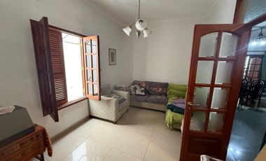 3 dormitorios, cochera patio y en quincho | VENTA