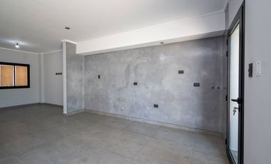 Casa a estrenar con patio verde en Guadalupe