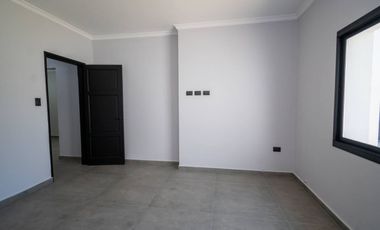 Casa a estrenar con patio verde en Guadalupe