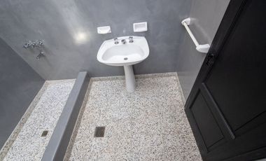 Casa a estrenar con patio verde en Guadalupe