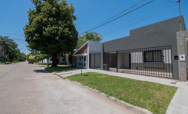 Casa a estrenar con patio verde en Guadalupe