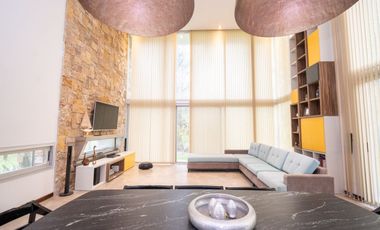 REMAX VENDE CASA IMPONENTE EN COUNTRY LOS MOLINOS