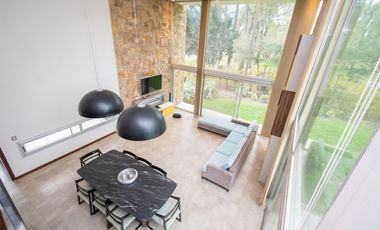 REMAX VENDE CASA IMPONENTE EN COUNTRY LOS MOLINOS