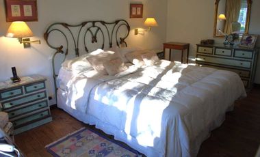 ALQUILA CASA 7 AMBIENTES, COCHERA Y PILETA QUILMES