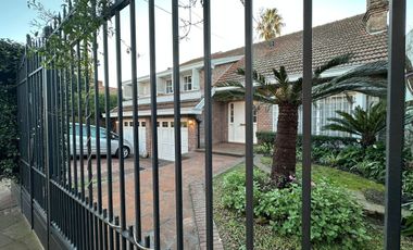 CASA 7 AMBIENTES, COCHERA Y PILETA EN QUILMES