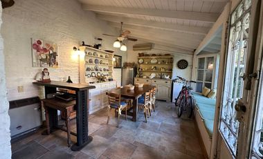 CASA 7 AMBIENTES, COCHERA Y PILETA EN QUILMES