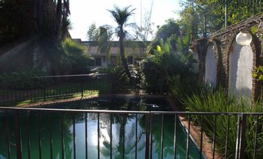 CASA 7 AMBIENTES, COCHERA Y PILETA EN QUILMES