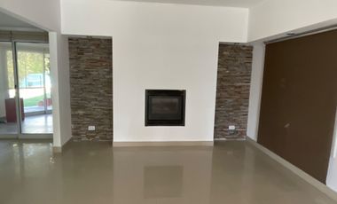 CASA EN VENTA EN VILLAGE DEL PARQUE