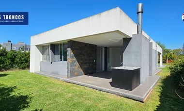 Casa 4 ambientes Venta Los Troncos
