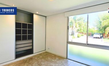 Casa 4 ambientes Venta Los Troncos
