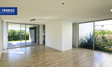 Casa 4 ambientes Venta Los Troncos
