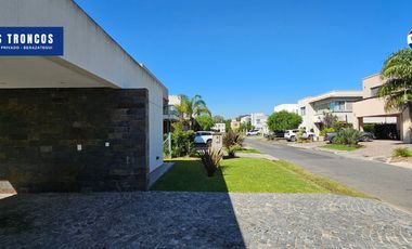 Casa 4 ambientes Venta Los Troncos