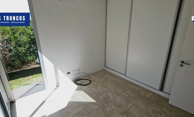 Casa 4 ambientes Venta Los Troncos