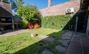 Casa en venta - 3 dormitorios - Ledesco del valle.