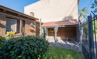 Casa en venta - 3 dormitorios - Ledesco del valle.