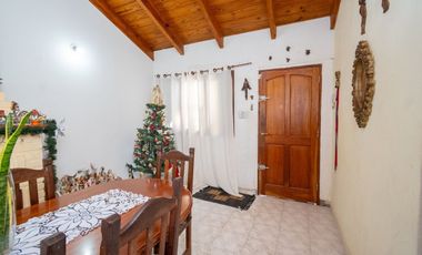 Casa en venta - 3 dormitorios - Ledesco del valle.