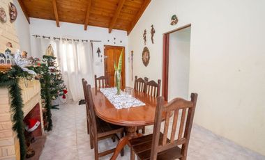Casa en venta - 3 dormitorios - Ledesco del valle.