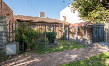 Casa en venta - 3 dormitorios - Ledesco del valle.