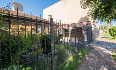Casa en venta - 3 dormitorios - Ledesco del valle.
