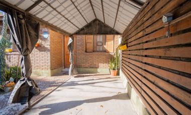 Casa en venta - 3 dormitorios - Ledesco del valle.