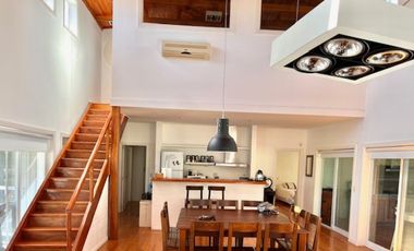 CASA 5 AMB VENTA EN ISLA DEL ESTE.QUINCHO AMARRA