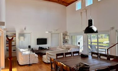CASA 5 AMB VENTA EN ISLA DEL ESTE.QUINCHO AMARRA