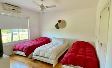CASA 5 AMB VENTA EN ISLA DEL ESTE.QUINCHO AMARRA