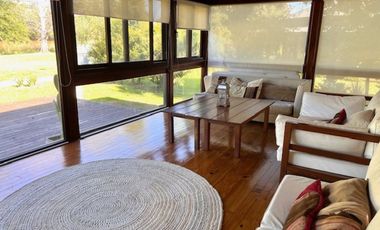 CASA 5 AMB VENTA EN ISLA DEL ESTE.QUINCHO AMARRA