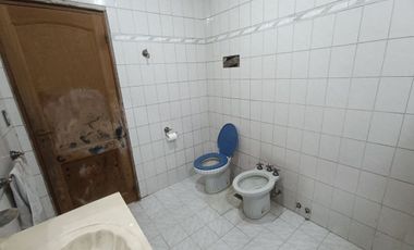 Venta terreno con casa 3 amb y parque Berazategui