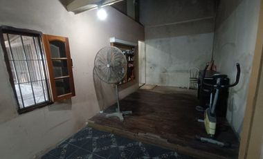 Venta terreno con casa 3 amb y parque Berazategui