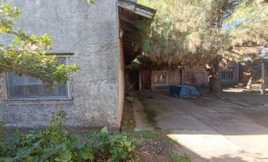 Venta terreno con casa 3 amb y parque Berazategui