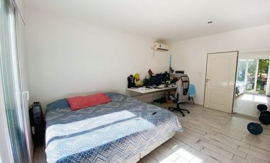 Casa de 4 dormitorios con pileta - City Bell