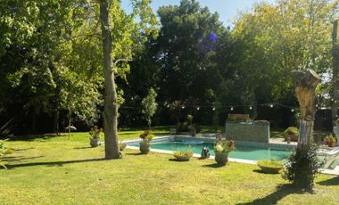 Casa de 4 dormitorios con pileta - City Bell