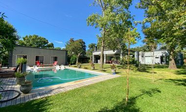 Casa de 4 dormitorios con pileta - City Bell